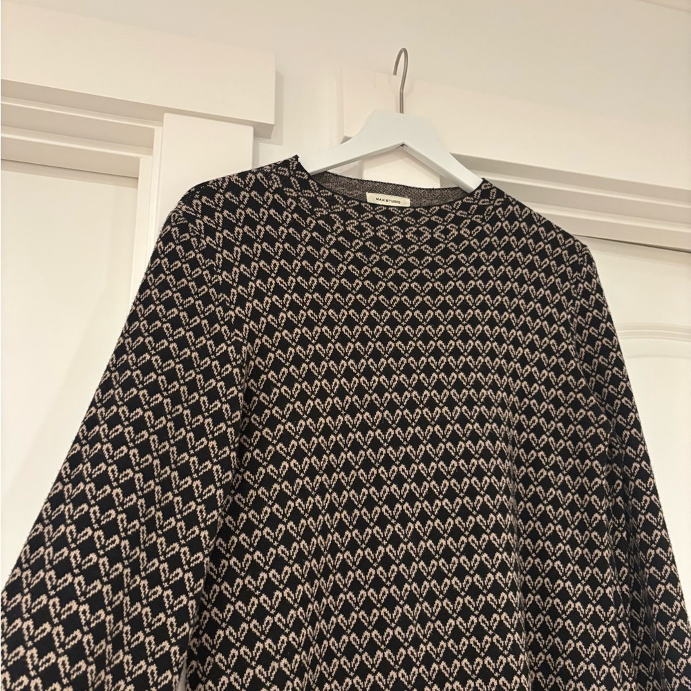 Max Studio black and cream sweater dress #knitwear #winterwear